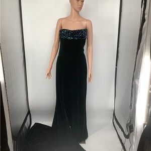 Elegant Black Strapless Evening Gown